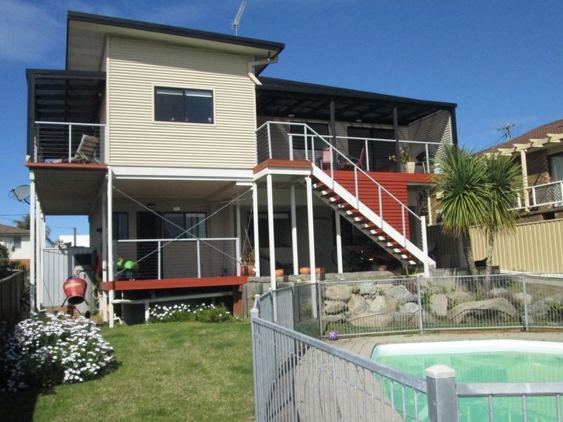 6 Wave Street, Tuross Head NSW 2537