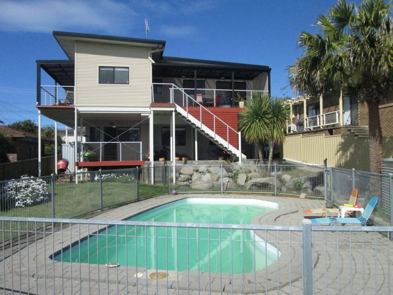 6 Wave Street, Tuross Head NSW 2537