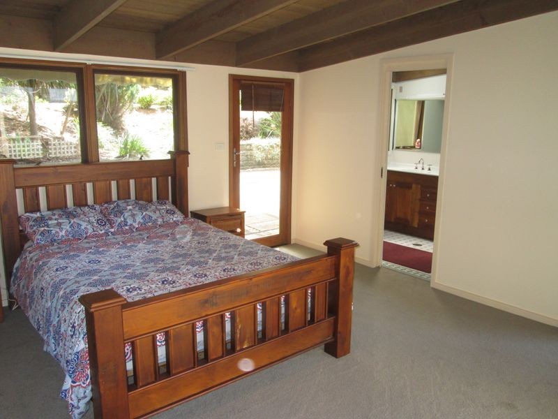 5 Hawdons Cove, Tuross Head NSW 2537