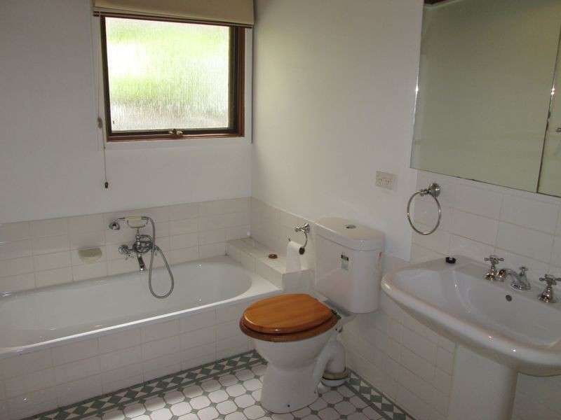 5 Hawdons Cove, Tuross Head NSW 2537