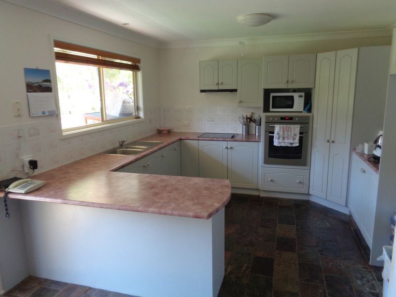 7 Salmon Street, Tuross Head NSW 2537