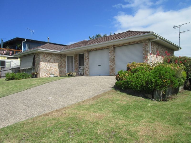 13 Andrew Avenue, Tuross Head NSW 2537