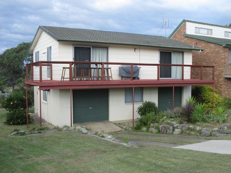 11 Kitchener Road, Tuross Head NSW 2537