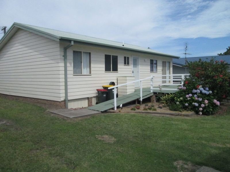 26 Andrew Avenue, Tuross Head NSW 2537