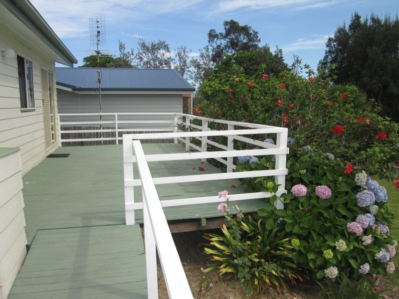 26 Andrew Avenue, Tuross Head NSW 2537
