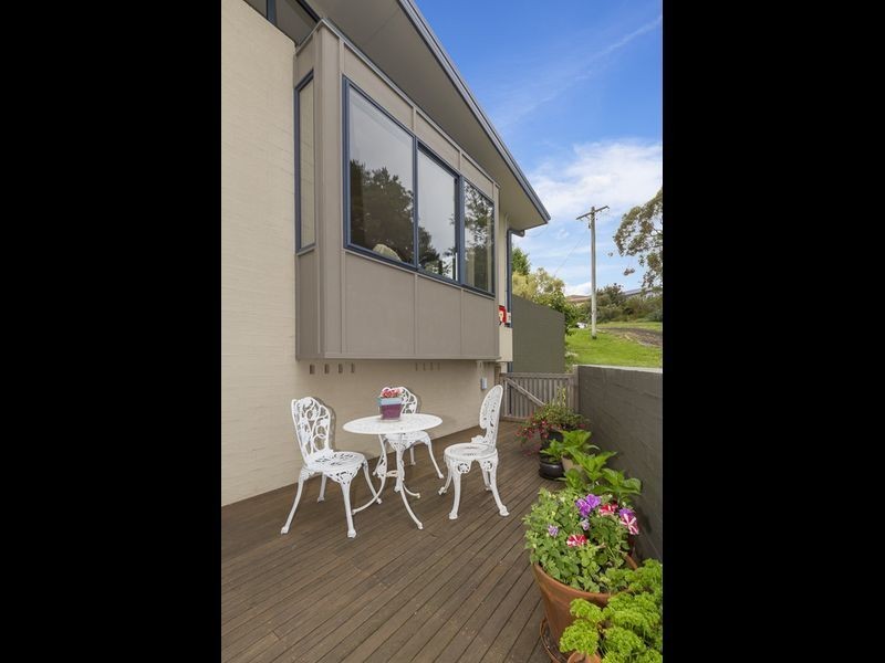 9 Beatty Crescent, Tuross Head NSW 2537