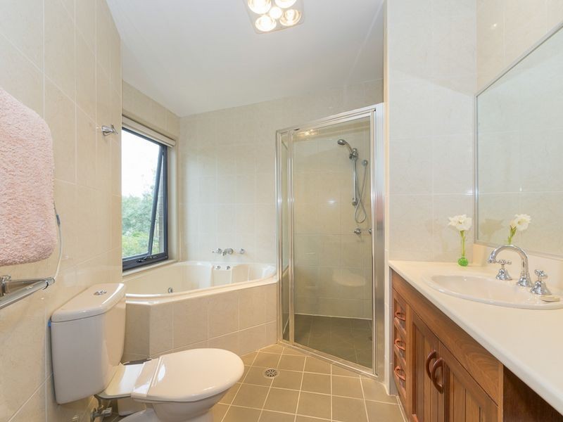 9 Beatty Crescent, Tuross Head NSW 2537