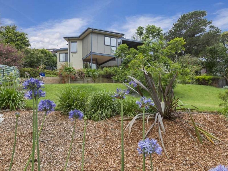 9 Beatty Crescent, Tuross Head NSW 2537