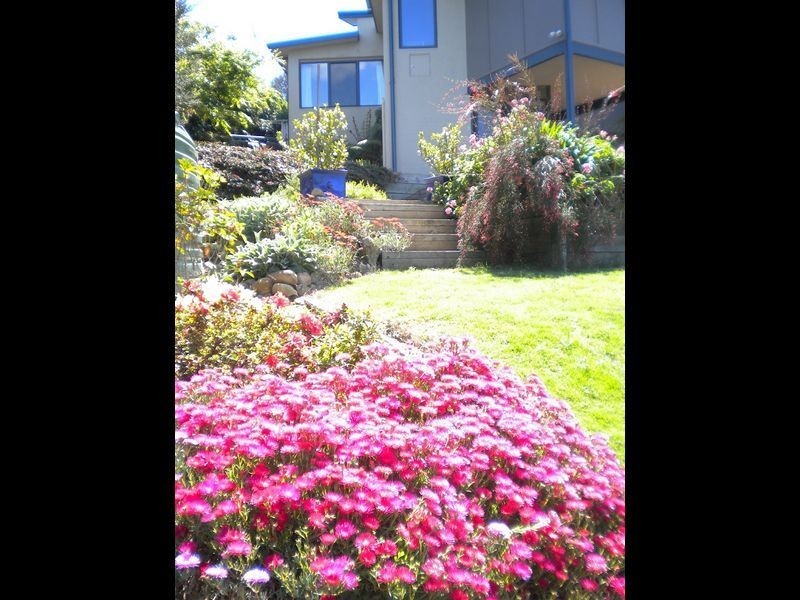 9 Beatty Crescent, Tuross Head NSW 2537