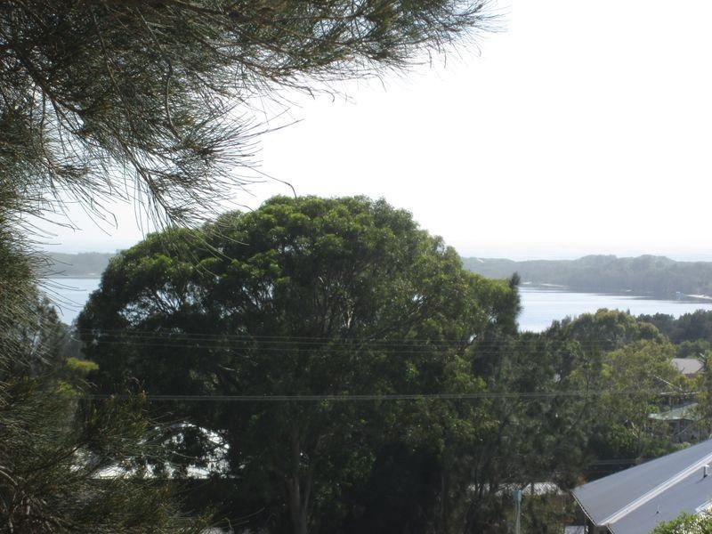 72 Coogee Street, Tuross Head NSW 2537