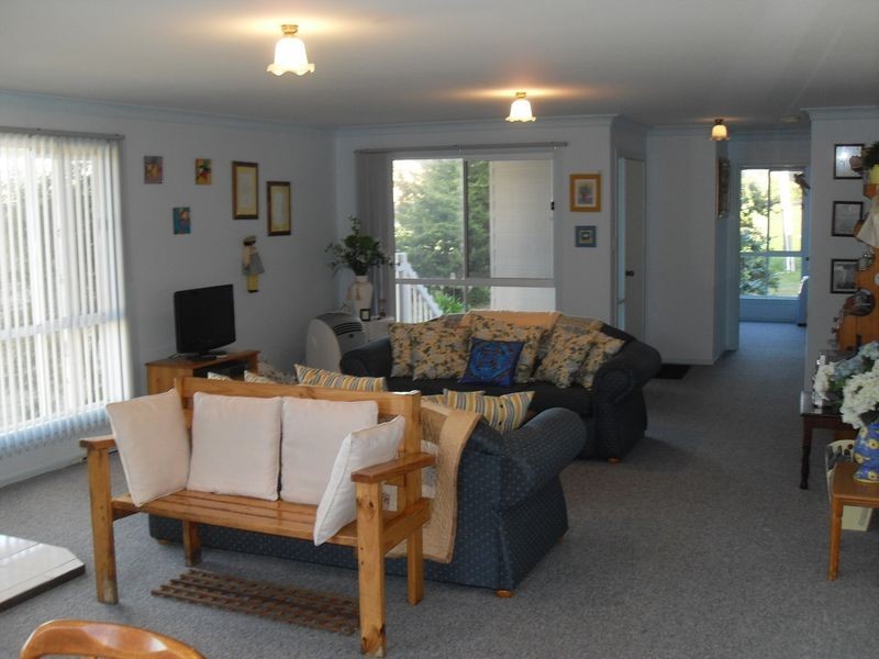 20 Beach St, Tuross Head NSW 2537