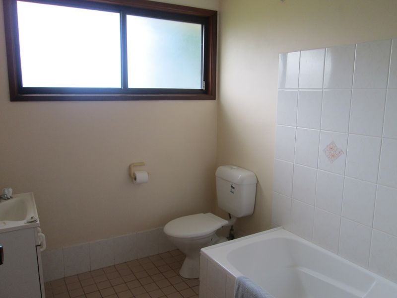 10 Andrew Avenue, Tuross Head NSW 2537