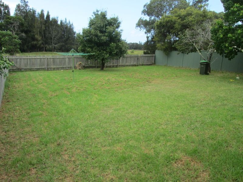 10 Andrew Avenue, Tuross Head NSW 2537