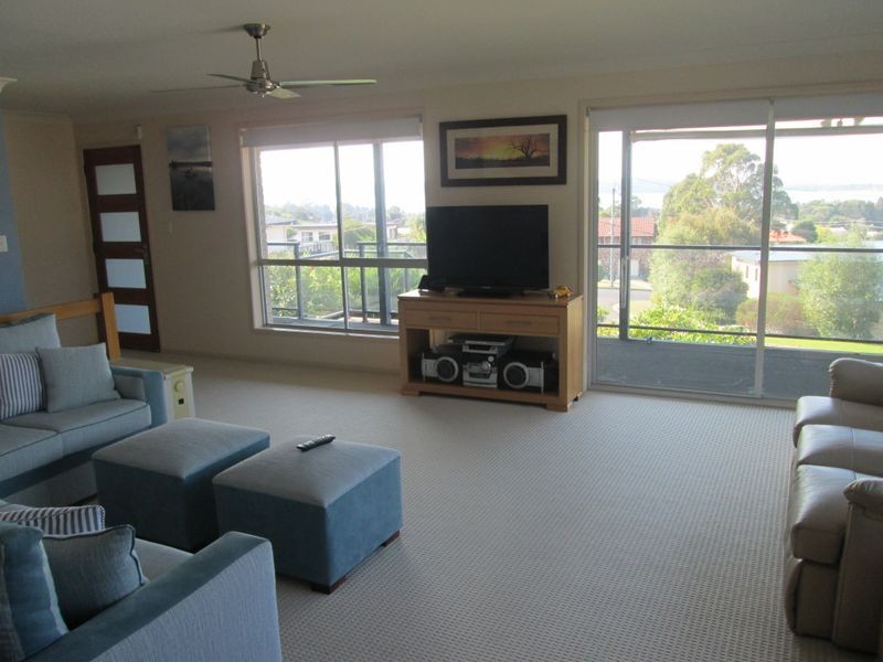 5 Coogee Place, Tuross Head NSW 2537