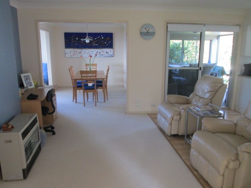 5 Coogee Place, Tuross Head NSW 2537