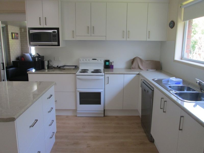 5 Coogee Place, Tuross Head NSW 2537