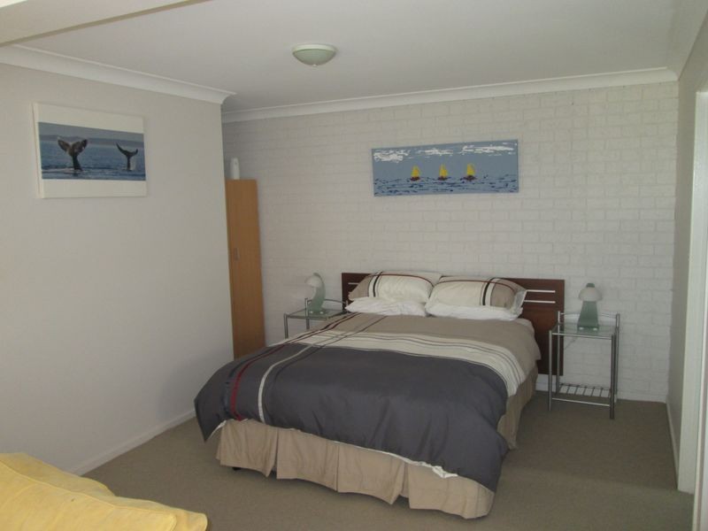 5 Coogee Place, Tuross Head NSW 2537