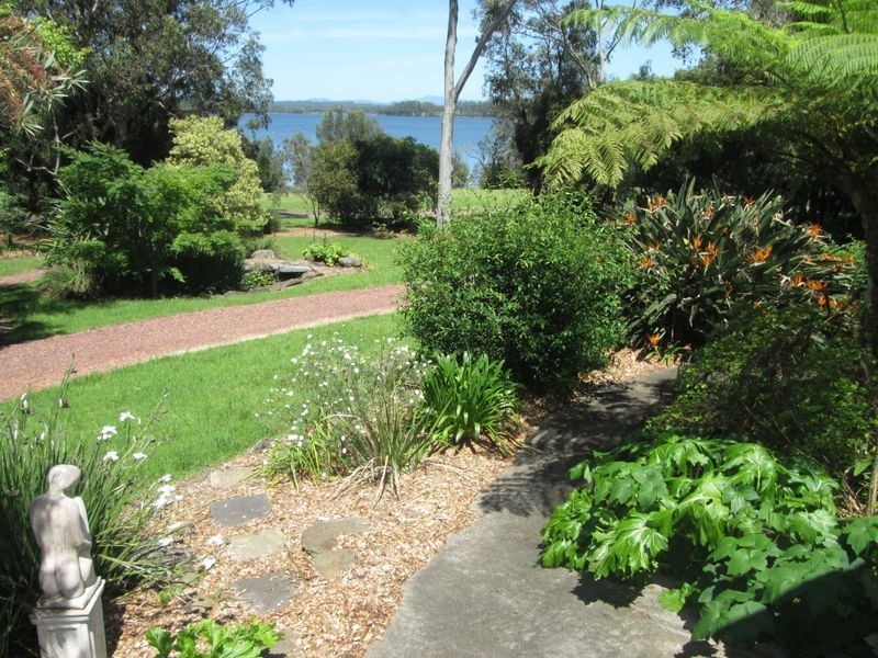 5 Hawdons Cove, Tuross Head NSW 2537