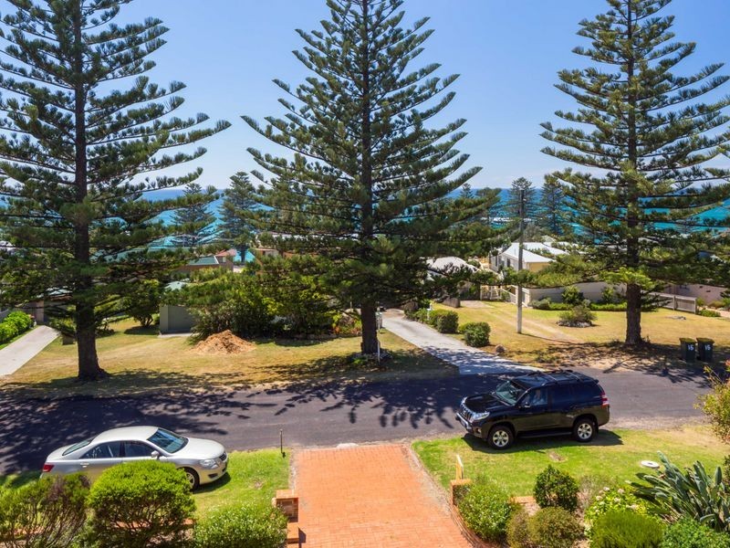 18 Monash Avenue, Tuross Head NSW 2537