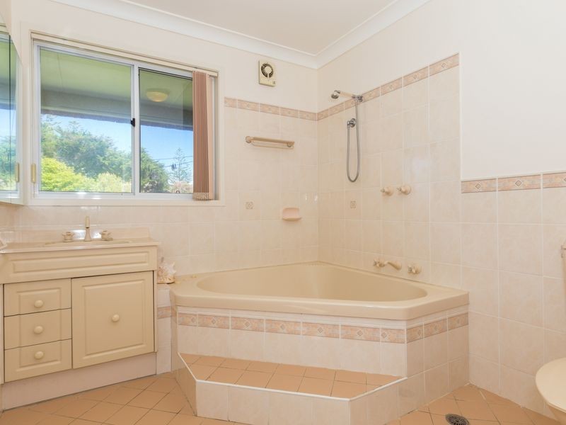 18 Monash Avenue, Tuross Head NSW 2537