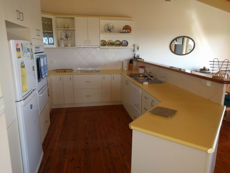 12 Pleasant Place, Tuross Head NSW 2537