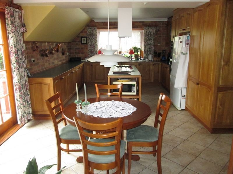 7 Viewpoint Court, Tuross Head NSW 2537