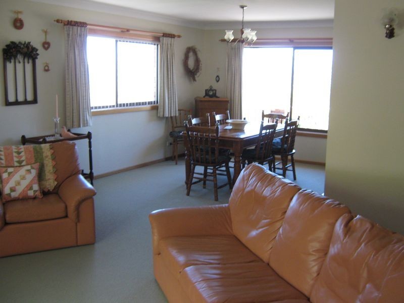 37 Beatty Crescent, Tuross Head NSW 2537