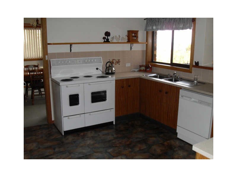 37 Beatty Crescent, Tuross Head NSW 2537
