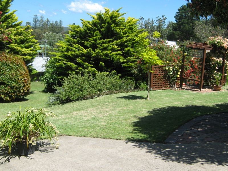 37 Beatty Crescent, Tuross Head NSW 2537