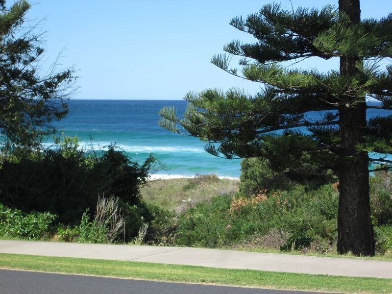 133 Tuross Boulevarde, Tuross Head NSW 2537