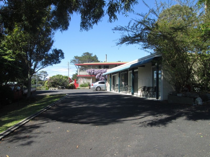 6 Trafalgar Road, Tuross Head NSW 2537