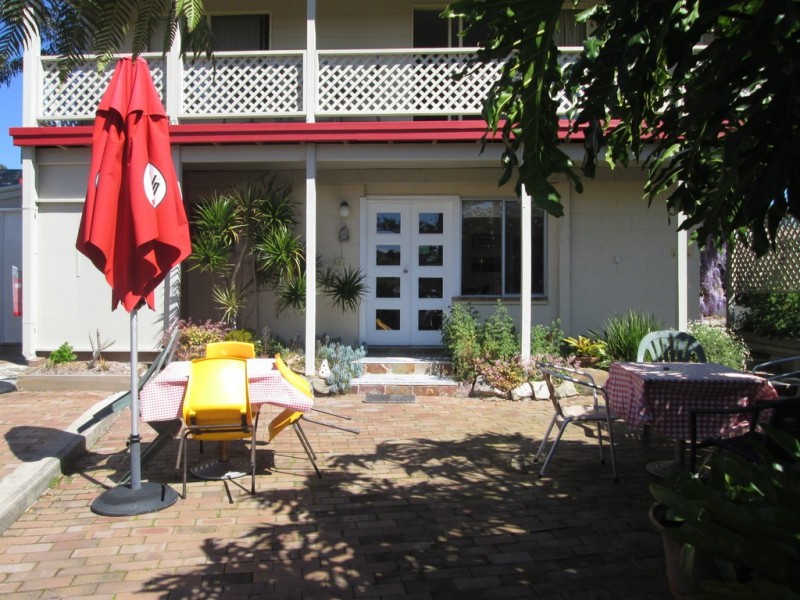 6 Trafalgar Road, Tuross Head NSW 2537