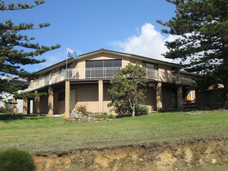 24 Coral Crescent, Tuross Head NSW 2537