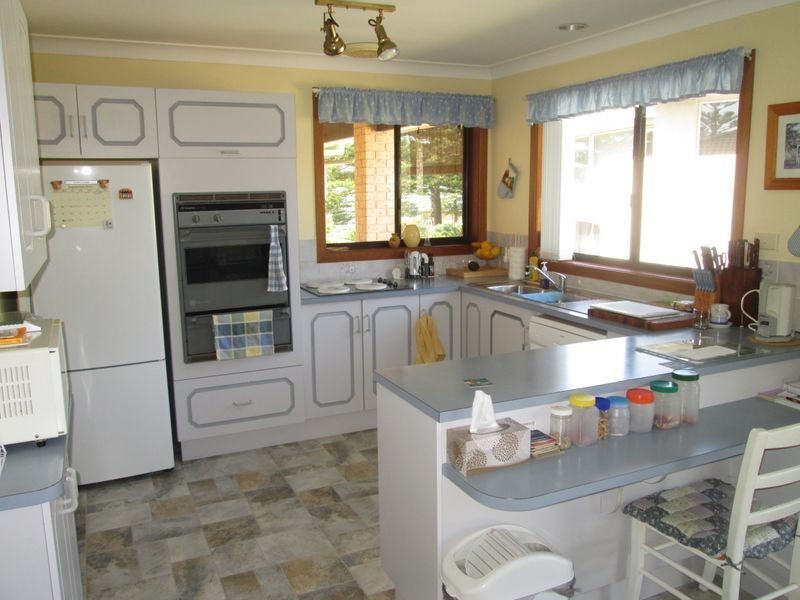 24 Coral Crescent, Tuross Head NSW 2537