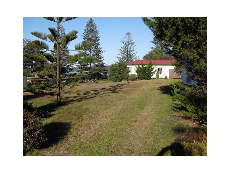 57 Hawkins Road, Tuross Head NSW 2537