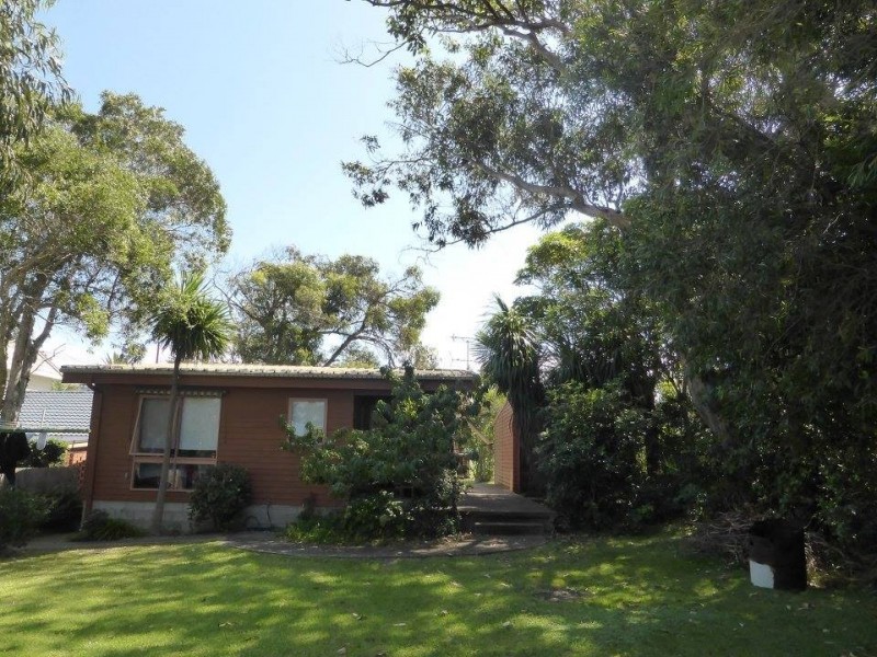 10 Whiting Street, Tuross Head NSW 2537