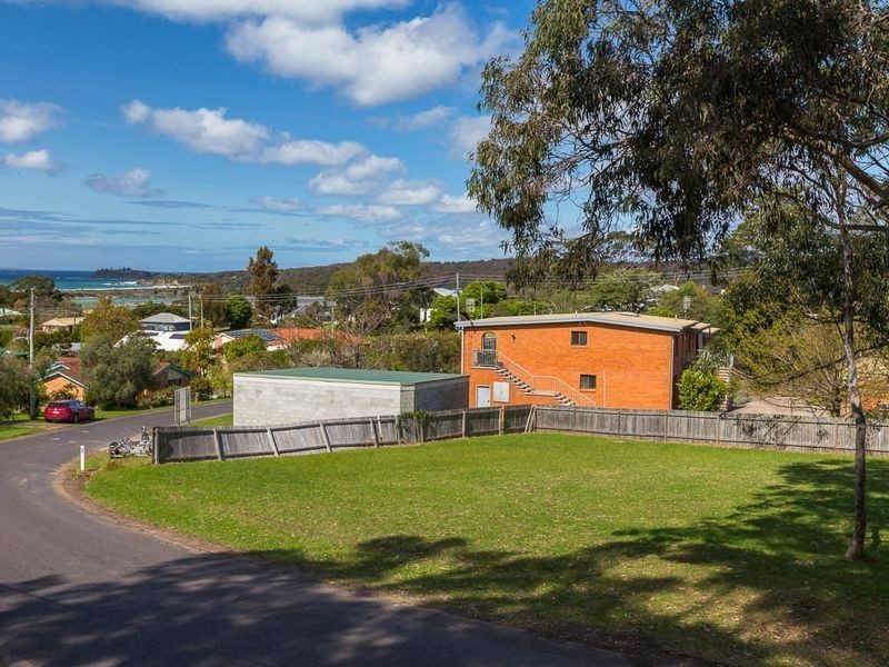 3 Hood Crescent, Tuross Head NSW 2537