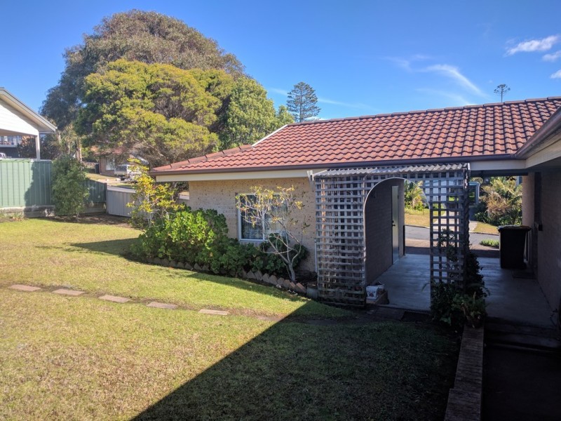 1A Norfolk Boulevarde, Tuross Head NSW 2537