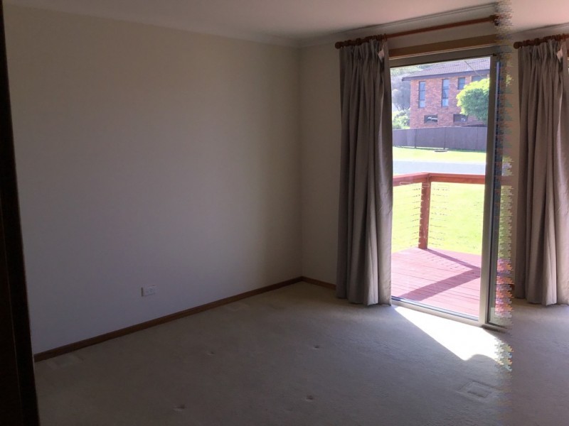11 Kitchener Road, Tuross Head NSW 2537