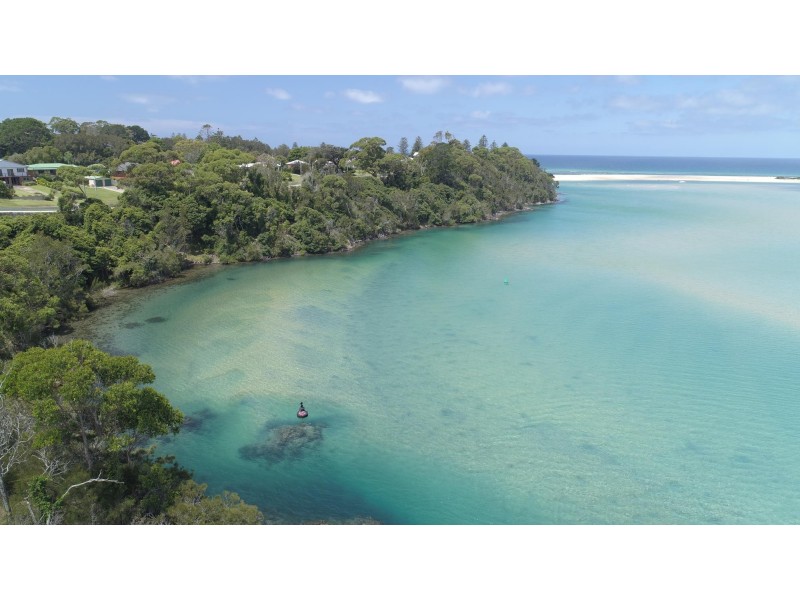 22 Nelson Parade, Tuross Head NSW 2537