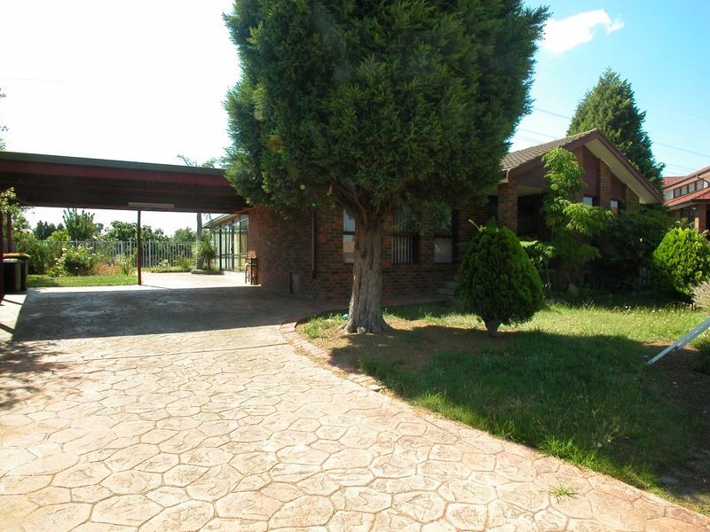 7 Whitfield Court, Mill Park VIC 3082