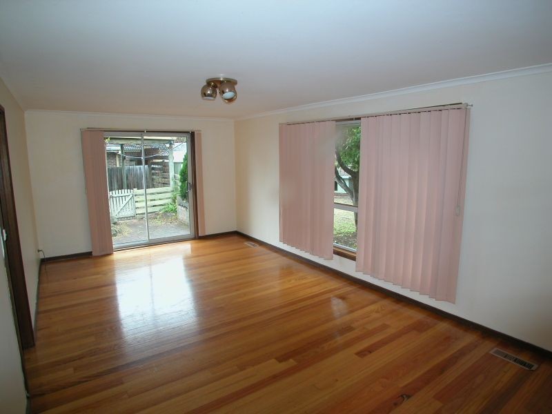 10 Rosehill Court, Mill Park VIC 3082