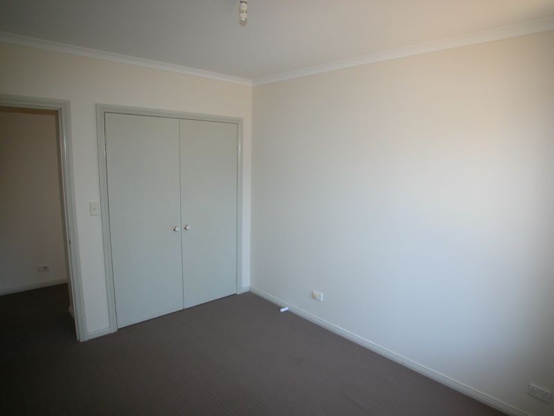 2/6 Brabham Drive, Mill Park VIC 3082