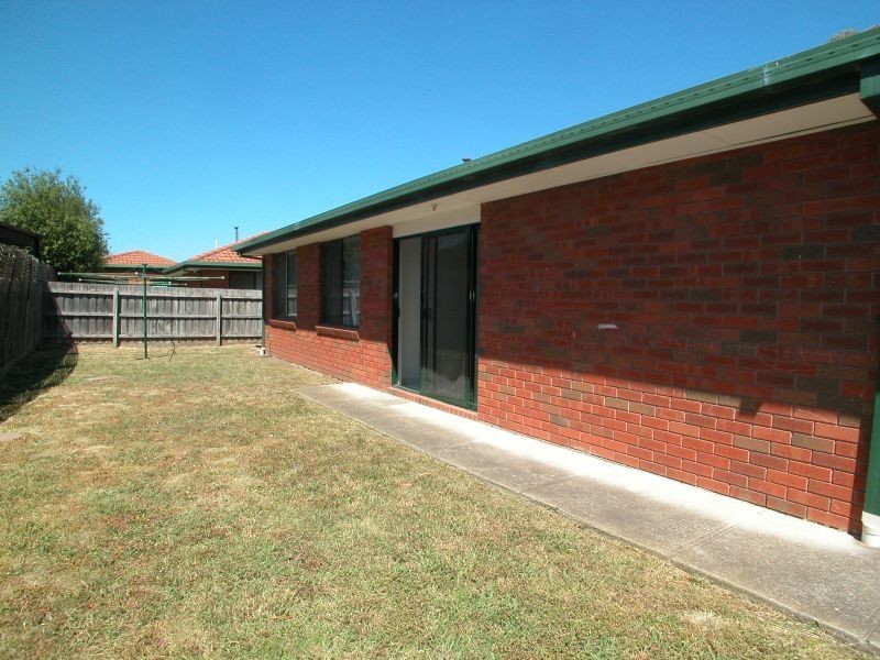 2/6 Brabham Drive, Mill Park VIC 3082