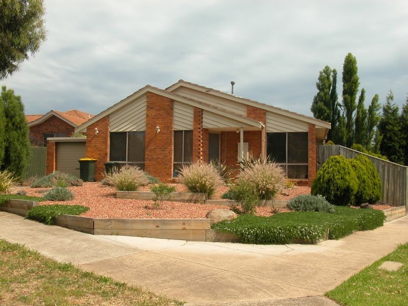 6 Small Court, Mill Park VIC 3082