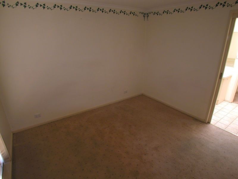 6 Small Court, Mill Park VIC 3082