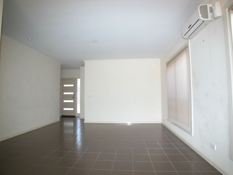 10/13 Viewgrand Boulevard, Epping VIC 3076