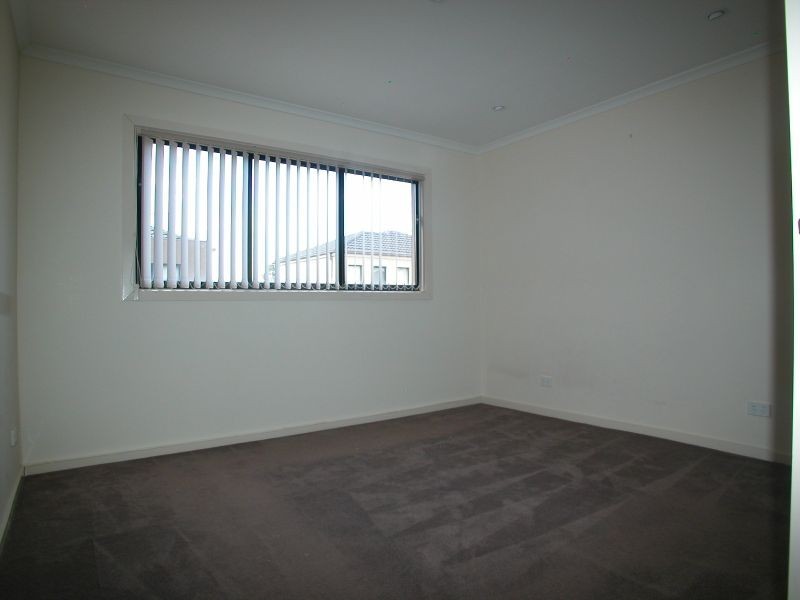 10/13 Viewgrand Boulevard, Epping VIC 3076