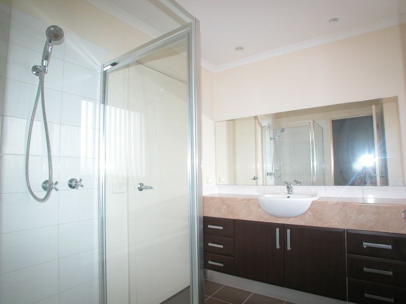 10/13 Viewgrand Boulevard, Epping VIC 3076