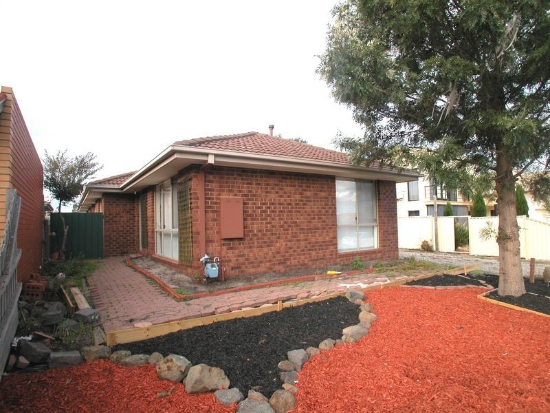 44 Carbon Crescent, Mill Park VIC 3082